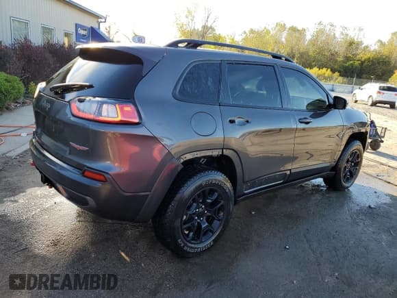 ✅ 2022 Jeep Cherokee Trailhawk • VIN: 1C4PJMBX8ND532139 • Lot: 87020215. Listed on Copart with 30,875 mi. Free auction sales archive from the USA and detailed vehicle history report at DreamBid. Image 3.