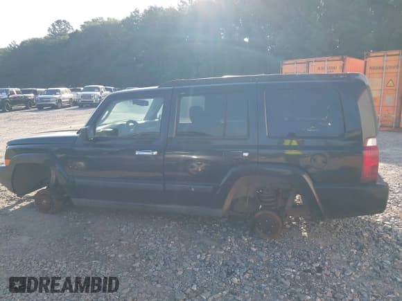 ✅ 2006 Jeep Commander • VIN: 1J8HG48K16C288915 • Lot: 42751149. Wystawiony na IAAI z przebiegiem 232 992 mil. Bezpłatny archiwum sprzedaży aukcyjnych z USA i szczegółowy raport historii pojazdu na DreamBid. Zdjęcie 12.
