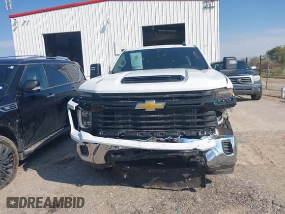 ✅ 2024 Chevrolet Silverado 2500HD Work Truck • VIN: 1GC2YLE73RF403781 • Lot: 40239055. Wystawiony na IAAI z przebiegiem 308 mil. Bezpłatny archiwum sprzedaży aukcyjnych z USA i szczegółowy raport historii pojazdu na DreamBid. Zdjęcie 12.