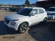 ✅ 2021 Hyundai Venue SEL • VIN: KMHRC8A33MU073671 • Lot: 41460177. Wystawiony na IAAI z przebiegiem 41 654 mil. Bezpłatny archiwum sprzedaży aukcyjnych z USA i szczegółowy raport historii pojazdu na DreamBid. Zdjęcie 2.