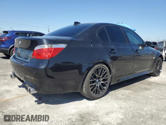 ✅ 2006 BMW 5 Series M5 • VIN: WBSNB93556B582369 • Лот: 66556895. Опубликован ранее на Copart с пробегом 131 990 миль. Бесплатный доступ к архиву аукционных продаж из США и подробный отчёт об истории автомобиля на DreamBid. Изображение 3.