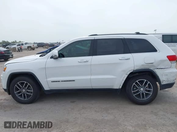 ✅ 2018 Jeep Grand Cherokee Limited • VIN: 1C4RJEBG1JC402816 • Lot: 43141564. Wystawiony na IAAI z przebiegiem 76 612 mil. Bezpłatny archiwum sprzedaży aukcyjnych z USA i szczegółowy raport historii pojazdu na DreamBid. Zdjęcie 14.