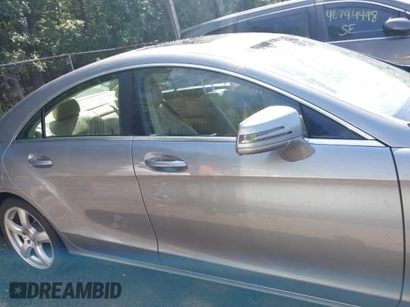 ✅ 2013 Mercedes-Benz CLS 550 • VIN: WDDLJ9BB9DA084905 • Лот: 42860271. Опубликован ранее на IAAI с пробегом 112 720 миль. Бесплатный доступ к архиву аукционных продаж из США и подробный отчёт об истории автомобиля на DreamBid. Изображение 13.