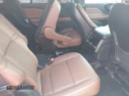 ✅ 2023 Lincoln Aviator Reserve • VIN: 5LM5J7WC8PGL07424 • Lot: 42671185. Wystawiony na IAAI z przebiegiem 40 238 mil. Bezpłatny archiwum sprzedaży aukcyjnych z USA i szczegółowy raport historii pojazdu na DreamBid. Zdjęcie 8.