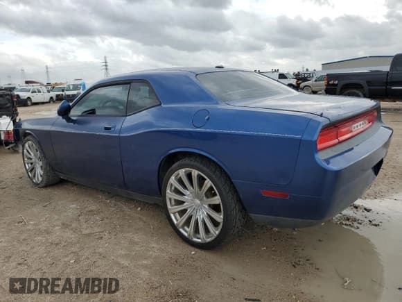 ✅ 2010 Dodge Challenger SE • VIN: 2B3CJ4DV5AH120267 • Lot: 81312154. Wystawiony na Copart z przebiegiem 162 245 mil. Bezpłatny archiwum sprzedaży aukcyjnych z USA i szczegółowy raport historii pojazdu na DreamBid. Zdjęcie 2.