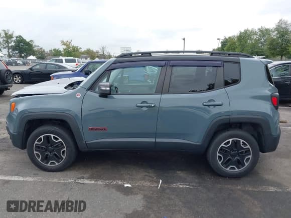 ✅ 2016 Jeep Renegade Trailhawk • VIN: ZACCJBCT1GPC61864 • Lot: 43179554. Wystawiony na IAAI z przebiegiem 117 387 mil. Bezpłatny archiwum sprzedaży aukcyjnych z USA i szczegółowy raport historii pojazdu na DreamBid. Zdjęcie 14.