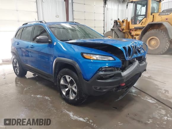 ✅ 2017 Jeep Cherokee Trailhawk • VIN: 1C4PJMBSXHW599564 • Лот: 41724862. Опубликован ранее на IAAI с пробегом 103 832 миль. Бесплатный доступ к архиву аукционных продаж из США и подробный отчёт об истории автомобиля на DreamBid. Изображение 1.