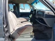 ✅ 2003 Chevrolet Suburban LS • VIN: 3GNEC16T63G115908 • Лот: 41950165. Опубликован ранее на IAAI с пробегом 202 075 миль. Бесплатный доступ к архиву аукционных продаж из США и подробный отчёт об истории автомобиля на DreamBid. Изображение 5.