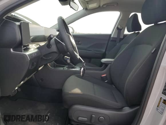 2025 Hyundai Kona SEL with VIN KM8HBCAB3SU212459, listed as a Copart auction lot 79527264 with 446 mi miles and Salvage title. Bid and sale history available at DreamBid. Image 7.