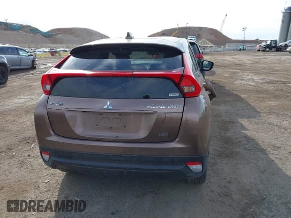 ✅ 2018 Mitsubishi Eclipse Cross LE • VIN: JA4AT4AA2JZ061576 • Лот: 41565617. Опубликован ранее на IAAI с пробегом 28 488 миль. Бесплатный доступ к архиву аукционных продаж из США и подробный отчёт об истории автомобиля на DreamBid. Изображение 16.