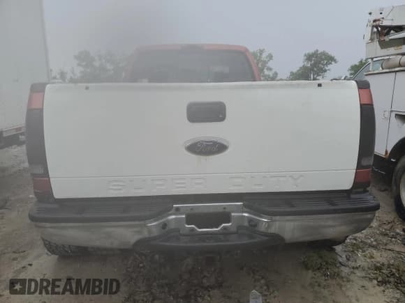 ✅ 2002 Ford F-350 XL • VIN: 1FTWX33FX2EB85896 • Лот: 58554815. Опубликован ранее на Copart с пробегом 286 347 миль. Бесплатный доступ к архиву аукционных продаж из США и подробный отчёт об истории автомобиля на DreamBid. Изображение 6.