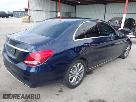 ✅ 2016 Mercedes-Benz C 300 • VIN: 55SWF4JB7GU141030 • Lot: 43540992. Wystawiony na IAAI z przebiegiem 132 550 mil. Bezpłatny archiwum sprzedaży aukcyjnych z USA i szczegółowy raport historii pojazdu na DreamBid. Zdjęcie 4.