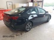 ✅ 2024 Kia Forte LXS • VIN: 3KPF24AD1RE811369 • Lot: 43248616. Wystawiony na IAAI z przebiegiem 19 350 mil. Bezpłatny archiwum sprzedaży aukcyjnych z USA i szczegółowy raport historii pojazdu na DreamBid. Zdjęcie 4.