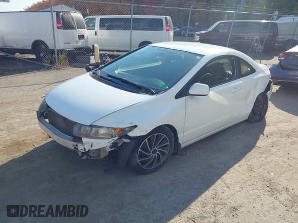 ✅ 2009 Honda Civic LX • VIN: 2HGFG12669H508545 • Lot: 43570019. Wystawiony na IAAI z przebiegiem 220 716 mil. Bezpłatny archiwum sprzedaży aukcyjnych z USA i szczegółowy raport historii pojazdu na DreamBid. Zdjęcie 2.