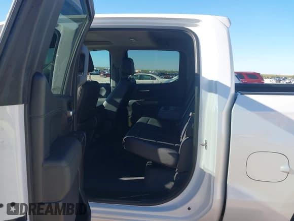 ✅ 2019 Chevrolet Silverado 1500 LT • VIN: 3GCPWCED3KG184679 • Lot: 43575622. Wystawiony na IAAI z przebiegiem 113 897 mil. Bezpłatny archiwum sprzedaży aukcyjnych z USA i szczegółowy raport historii pojazdu na DreamBid. Zdjęcie 8.