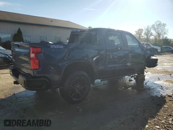 ✅ 2022 Chevrolet Silverado 1500 LT Trail Boss • VIN: 1GCPYFEL3NZ217980 • Lot: 84387215. Wystawiony na Copart z przebiegiem 23 524 mil. Bezpłatny archiwum sprzedaży aukcyjnych z USA i szczegółowy raport historii pojazdu na DreamBid. Zdjęcie 3.