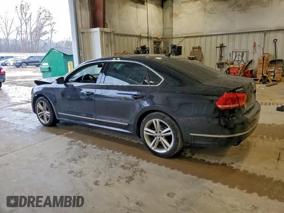 ✅ 2014 Volkswagen Passat SEL Premium • VIN: 1VWCS7A33EC093317 • Lot: 94246495. Wystawiony na Copart z przebiegiem 141 076 mil. Bezpłatny archiwum sprzedaży aukcyjnych z USA i szczegółowy raport historii pojazdu na DreamBid. Zdjęcie 2.