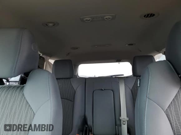 ✅ 2017 Chevrolet Traverse LS • VIN: 1GNKRFKD1HJ260339 • Lot: 70948874. Wystawiony na Copart z przebiegiem 187 263 mil. Bezpłatny archiwum sprzedaży aukcyjnych z USA i szczegółowy raport historii pojazdu na DreamBid. Zdjęcie 10.