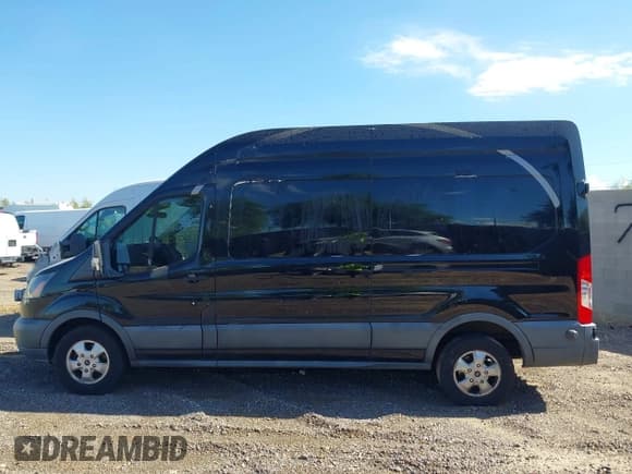 ✅ 2017 Ford Transit • VIN: 1FTYR2XM1HKB54679 • Лот: 43087256. Опубликован ранее на IAAI с пробегом 124 088 миль. Бесплатный доступ к архиву аукционных продаж из США и подробный отчёт об истории автомобиля на DreamBid. Изображение 13.