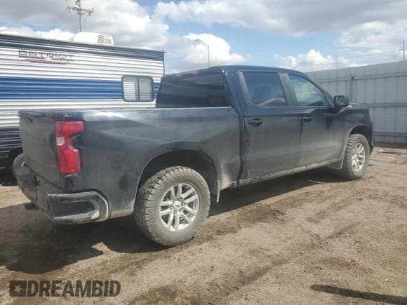 ✅ 2022 Chevrolet Silverado 1500 RST • VIN: 1GCUYEET0NZ230148 • Лот: 55269345. Опубликован ранее на Copart с пробегом 75 939 миль. Бесплатный доступ к архиву аукционных продаж из США и подробный отчёт об истории автомобиля на DreamBid. Изображение 3.