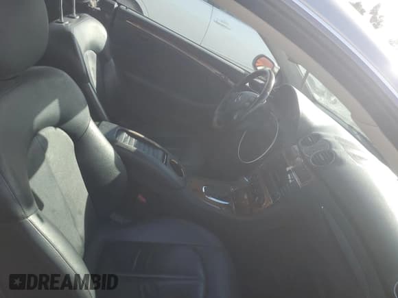 ✅ 2006 Mercedes-Benz CLK 350 • VIN: WDBTJ56H86F183124 • Lot: 91009705. Wystawiony na Copart z przebiegiem 190 511 mil. Bezpłatny archiwum sprzedaży aukcyjnych z USA i szczegółowy raport historii pojazdu na DreamBid. Zdjęcie 10.