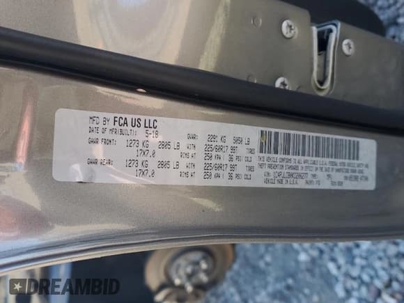 ✅ 2019 Jeep Cherokee Latitude • VIN: 1C4PJLCB0KD206277 • Лот: 89573885. Опубликован ранее на Copart с пробегом 62 276 миль. Бесплатный доступ к архиву аукционных продаж из США и подробный отчёт об истории автомобиля на DreamBid. Изображение 14.