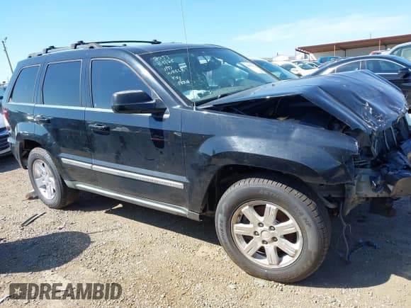 ✅ 2008 Jeep Grand Cherokee Limited • VIN: 1J8HS582X8C141628 • Lot: 43017042. Wystawiony na IAAI z przebiegiem 193 351 mil. Bezpłatny archiwum sprzedaży aukcyjnych z USA i szczegółowy raport historii pojazdu na DreamBid. Zdjęcie 1.