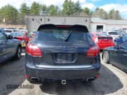 ✅ 2011 Porsche Cayenne S Hybrid • VIN: WP1AE2A22BLA93511 • Lot: 41803764. Wystawiony na IAAI z przebiegiem 116 712 mil. Bezpłatny archiwum sprzedaży aukcyjnych z USA i szczegółowy raport historii pojazdu na DreamBid. Zdjęcie 17.
