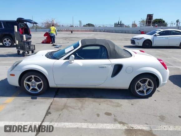 ✅ 2002 Toyota MR2 • VIN: JTDFR320120045045 • Lot: 42227577. Wystawiony na IAAI z przebiegiem 128 095 mil. Bezpłatny archiwum sprzedaży aukcyjnych z USA i szczegółowy raport historii pojazdu na DreamBid. Zdjęcie 14.