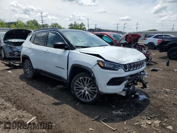 ✅ 2022 Jeep Compass High Altitude • VIN: 3C4NJDCB8NT196187 • Lot: 61956315. Wystawiony na Copart z przebiegiem 50 503 mil. Bezpłatny archiwum sprzedaży aukcyjnych z USA i szczegółowy raport historii pojazdu na DreamBid. Zdjęcie 4.