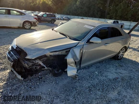 ✅ 2015 Cadillac ATS Luxury RWD • VIN: 1G6AB5RX5F0115569 • Lot: 82193455. Wystawiony na Copart z przebiegiem 84 461 mil. Bezpłatny archiwum sprzedaży aukcyjnych z USA i szczegółowy raport historii pojazdu na DreamBid. Zdjęcie 1.