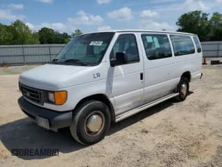 ✅ 2004 Ford Econoline Passenger XL • VIN: 1FBSS31L84HA53604 • Lot: 54428125. Wystawiony na Copart z przebiegiem 165 114 mil. Bezpłatny archiwum sprzedaży aukcyjnych z USA i szczegółowy raport historii pojazdu na DreamBid. Zdjęcie 1.