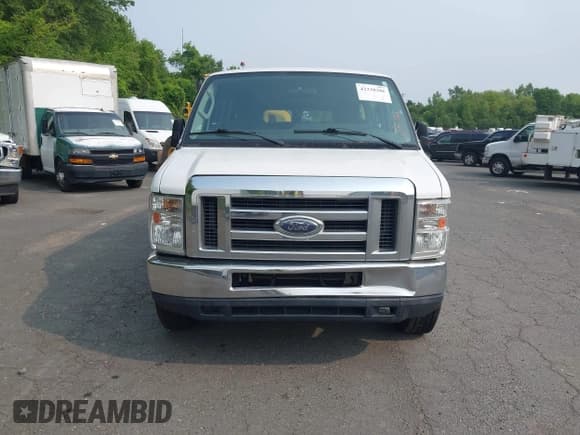 ✅ 2013 Ford Econoline Passenger XL • VIN: 1FBSS3BL8DDA76905 • Lot: 42338386. Wystawiony na IAAI z przebiegiem 170 674 mil. Bezpłatny archiwum sprzedaży aukcyjnych z USA i szczegółowy raport historii pojazdu na DreamBid. Zdjęcie 13.