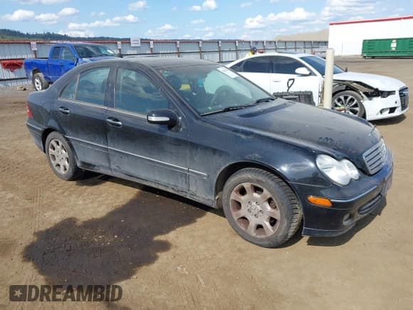 ✅ 2005 Mercedes-Benz C 240 • VIN: WDBRF81J45F691127 • Lot: 42493389. Wystawiony na IAAI z przebiegiem 238 706 mil. Bezpłatny archiwum sprzedaży aukcyjnych z USA i szczegółowy raport historii pojazdu na DreamBid. Zdjęcie 1.