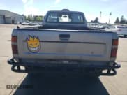 ✅ 1995 Toyota Pickup DX • VIN: 4TARN01P7SZ325940 • Lot: 72564894. Wystawiony na Copart z przebiegiem 215 120 mil. Bezpłatny archiwum sprzedaży aukcyjnych z USA i szczegółowy raport historii pojazdu na DreamBid. Zdjęcie 6.