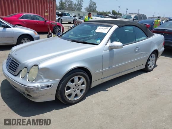 ✅ 2001 Mercedes-Benz CLK 320/430 • VIN: WDBLK65GX1T075853 • Lot: 42583890. Wystawiony na IAAI z przebiegiem 167 223 mil. Bezpłatny archiwum sprzedaży aukcyjnych z USA i szczegółowy raport historii pojazdu na DreamBid. Zdjęcie 2.