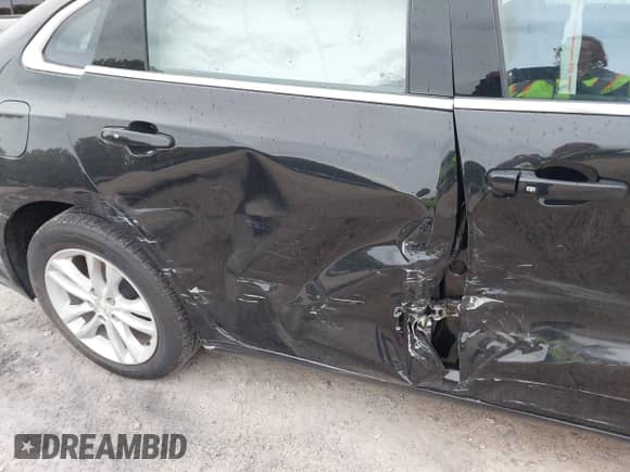 2018 Chevrolet Malibu LT с VIN 1G1ZD5ST7JF188099, выставлен на аукционе IAAI как лот 43335471 с пробегом 7 705 миль миль и . История ставок и продаж доступна на DreamBid. Изображение 16.