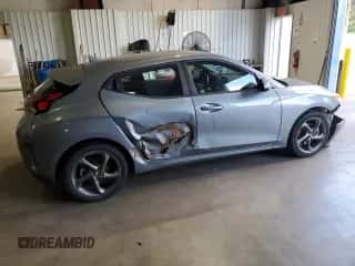 2019 Hyundai Veloster 2.0 с VIN KMHTG6AF3KU018563, выставлен на аукционе Copart как лот 74105094 с пробегом 75 578 миль миль и Списание • Salvage title. История ставок и продаж доступна на DreamBid. Изображение 3.