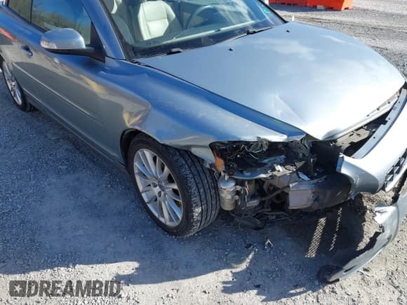 ✅ 2008 Volvo C70 • VIN: YV1MC67278J041048 • Лот: 43786327. Опубликован ранее на IAAI с пробегом 139 266 миль. Бесплатный доступ к архиву аукционных продаж из США и подробный отчёт об истории автомобиля на DreamBid. Изображение 13.