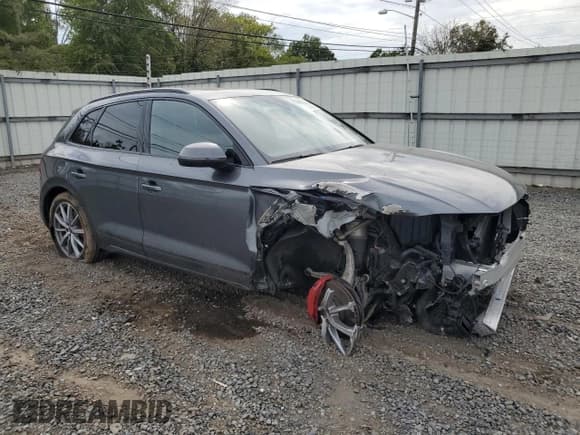 ✅ 2024 Audi Q5 S line Premium Plus • VIN: WA1E2AFY8R2111832 • Лот: 80900545. Опубликован ранее на Copart с пробегом 15 865 миль. Бесплатный доступ к архиву аукционных продаж из США и подробный отчёт об истории автомобиля на DreamBid. Изображение 4.