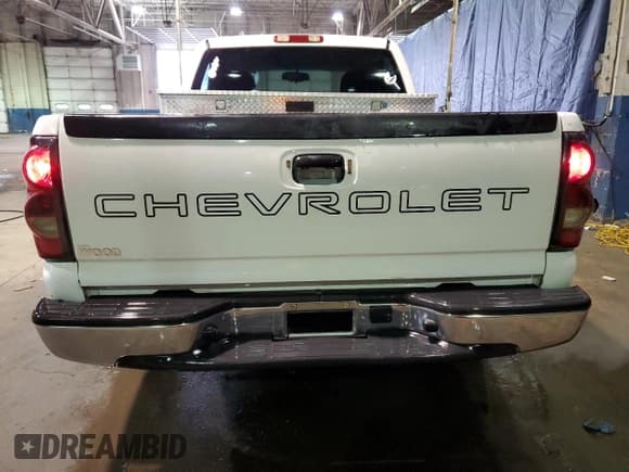 ✅ 2005 Chevrolet Silverado 1500 Work Truck • VIN: 1GCEC14X95Z226101 • Лот: 80382743. Опубликован ранее на Copart с пробегом 137 034 миль. Бесплатный доступ к архиву аукционных продаж из США и подробный отчёт об истории автомобиля на DreamBid. Изображение 6.