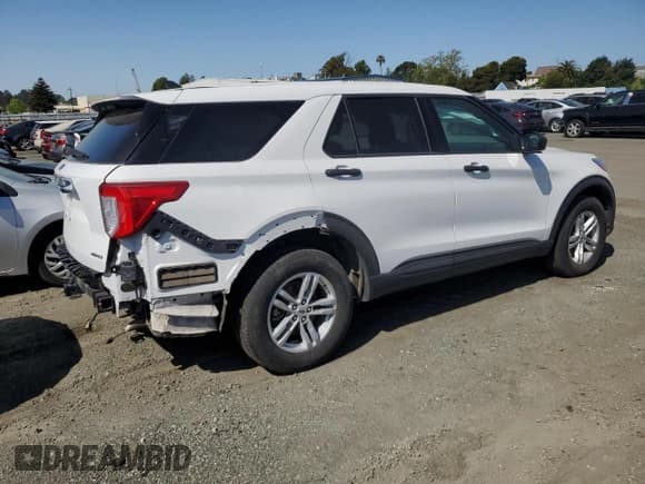 ✅ 2022 Ford Explorer • VIN: 1FMSK8BB2NGA28229 • Lot: 49720615. Listed on Copart with 13,450 mi. Free auction sales archive from the USA and detailed vehicle history report at DreamBid. Image 3.