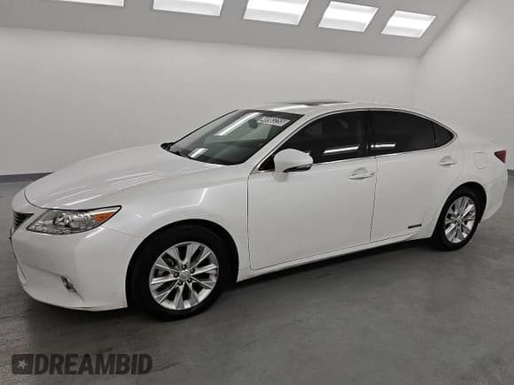 ✅ 2015 Lexus ES 300h • VIN: JTHBW1GG3F2084732 • Lot: 48983255. Listed on Copart with 155,963 mi. Free auction sales archive from the USA and detailed vehicle history report at DreamBid. Image 1.