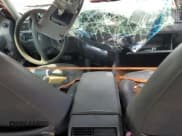 ✅ 2002 Ford Explorer XLT • VIN: 1FMDU73E72ZB96986 • Lot: 71752174. Wystawiony na Copart z przebiegiem Nie podano. Bezpłatny archiwum sprzedaży aukcyjnych z USA i szczegółowy raport historii pojazdu na DreamBid. Zdjęcie 8.