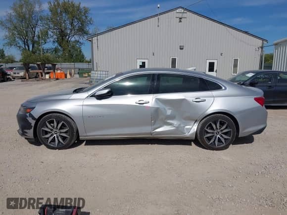 2017 Chevrolet Malibu LT z VIN 1G1ZE5ST5HF148630, wystawiony jako IAAI lot #43413982 z przebiegiem 70 097 mil mil oraz . Historia ofert i sprzedaży dostępna na DreamBid. Obrazek 14.