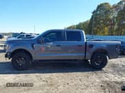✅ 2024 Ford F-150 STX • VIN: 1FTEW2KP6RKF78440 • Lot: 43568293. Wystawiony na IAAI z przebiegiem 10 865 mil. Bezpłatny archiwum sprzedaży aukcyjnych z USA i szczegółowy raport historii pojazdu na DreamBid. Zdjęcie 15.