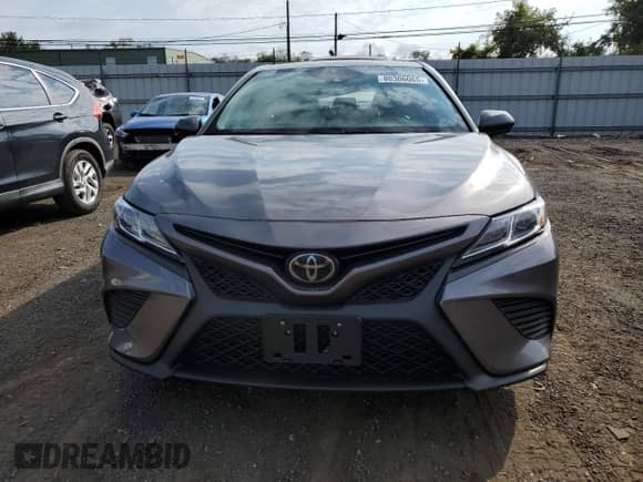 2020 Toyota Camry SE with VIN 4T1G11BK6LU002022, listed as a Copart auction lot 80306065 with 54,210 mi miles and Salvage title. Bid and sale history available at DreamBid. Image 5.