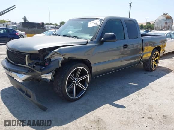 ✅ 2001 Chevrolet Silverado 1500 LT • VIN: 1GCEC19TX1Z142546 • Lot: 42408473. Wystawiony na IAAI z przebiegiem Nie podano mil. Skorzystaj z bezpłatnego archiwum sprzedaży aukcyjnych z USA i zobacz szczegółowy raport historii pojazdu na DreamBid. Zdjęcie 2.