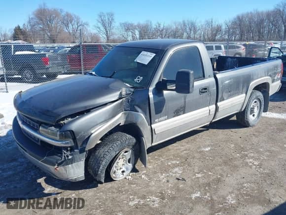 2000 Chevrolet Silverado 2500 с VIN 1GCGK24UXYE337355, выставлен на аукционе IAAI как лот 41631115 с пробегом 134 216 миль миль и . История ставок и продаж доступна на DreamBid. Изображение 17.