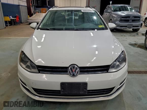 ✅ 2015 Volkswagen Golf SE • VIN: 3VWCA7AU6FM506939 • Lot: 96054235. Listed on Copart with 160,600 mi. Free auction sales archive from the USA and detailed vehicle history report at DreamBid. Image 5.
